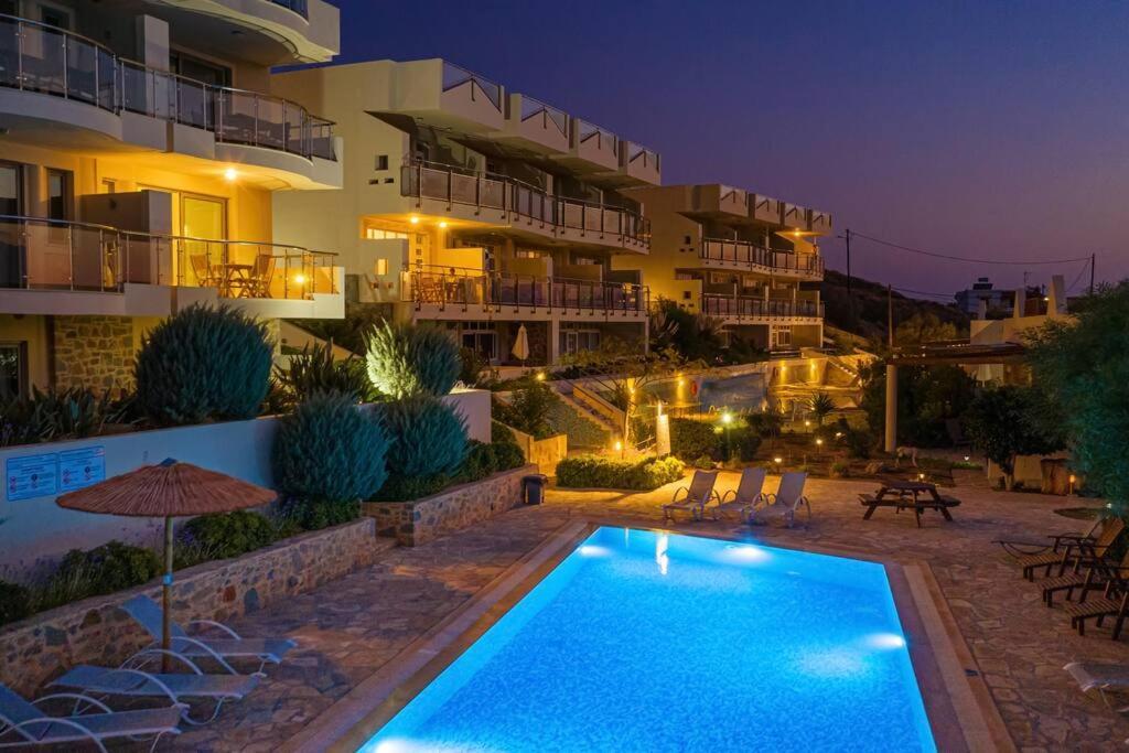 Marilia Suite Makrýgialos Exterior foto