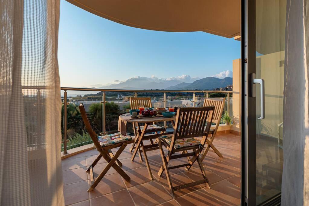 Marilia Suite Makrýgialos Exterior foto