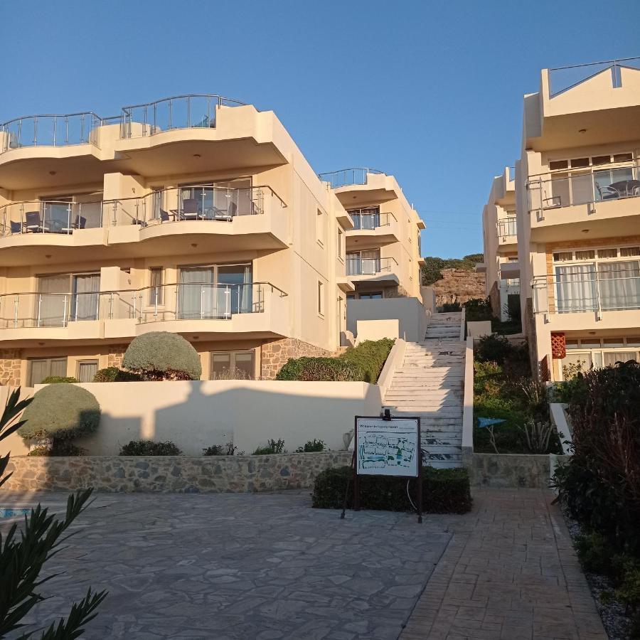 Marilia Suite Makrýgialos Exterior foto